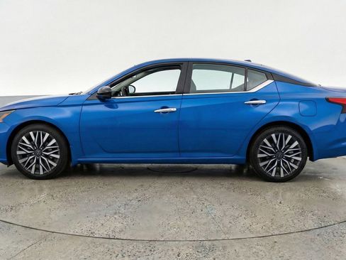 Used 2025 Nissan Altima 2.5 SV image 5