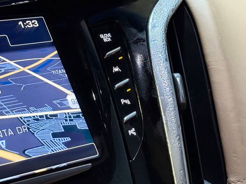 Used 2018 Cadillac Escalade Platinum image 33