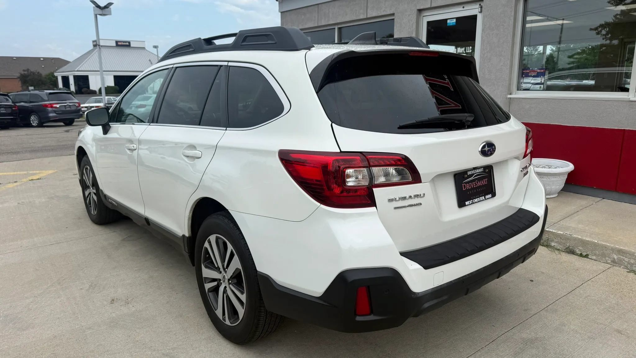Used 2018 Subaru Outback 3.6R Limited AWD/4WD image 4