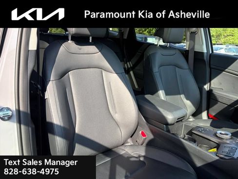 Certified 2026 Kia Sportage EX w/ EX Panoramic Sunroof Package AWD/4WD image 21