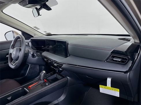 Certified 2025 Nissan Kicks SR image 24