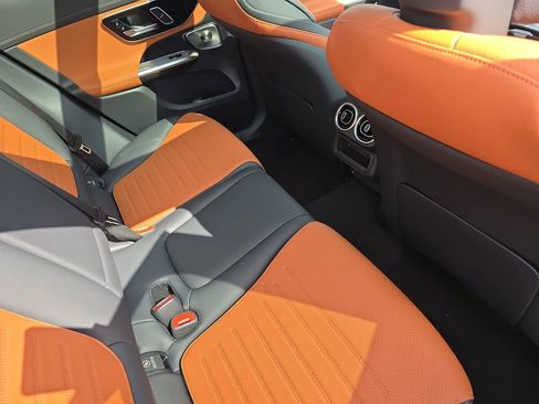 New 2026 Mercedes-Benz GLC 300 4MATIC image 11