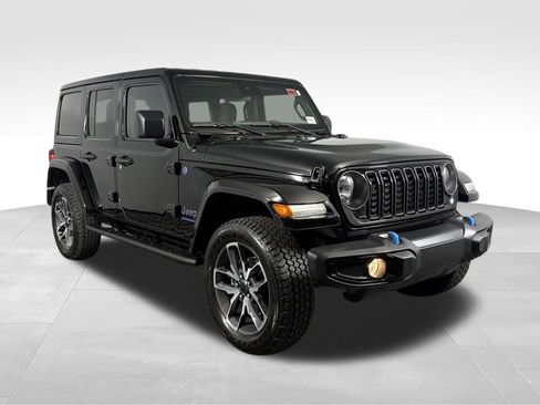 Used 2024 Jeep Wrangler Unlimited w/ Convenience Group AWD/4WD image 6