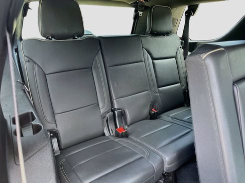 Used 2023 GMC Yukon SLT RWD image 33