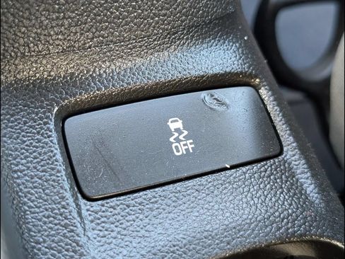 Used 2018 Chevrolet Sonic LT FWD image 17