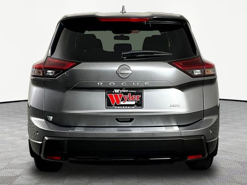 Certified 2026 Nissan Rogue SV AWD/4WD image 5