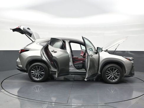Used 2024 Lexus NX 250 FWD w/ Towing Package (2000 Lbs) image 29