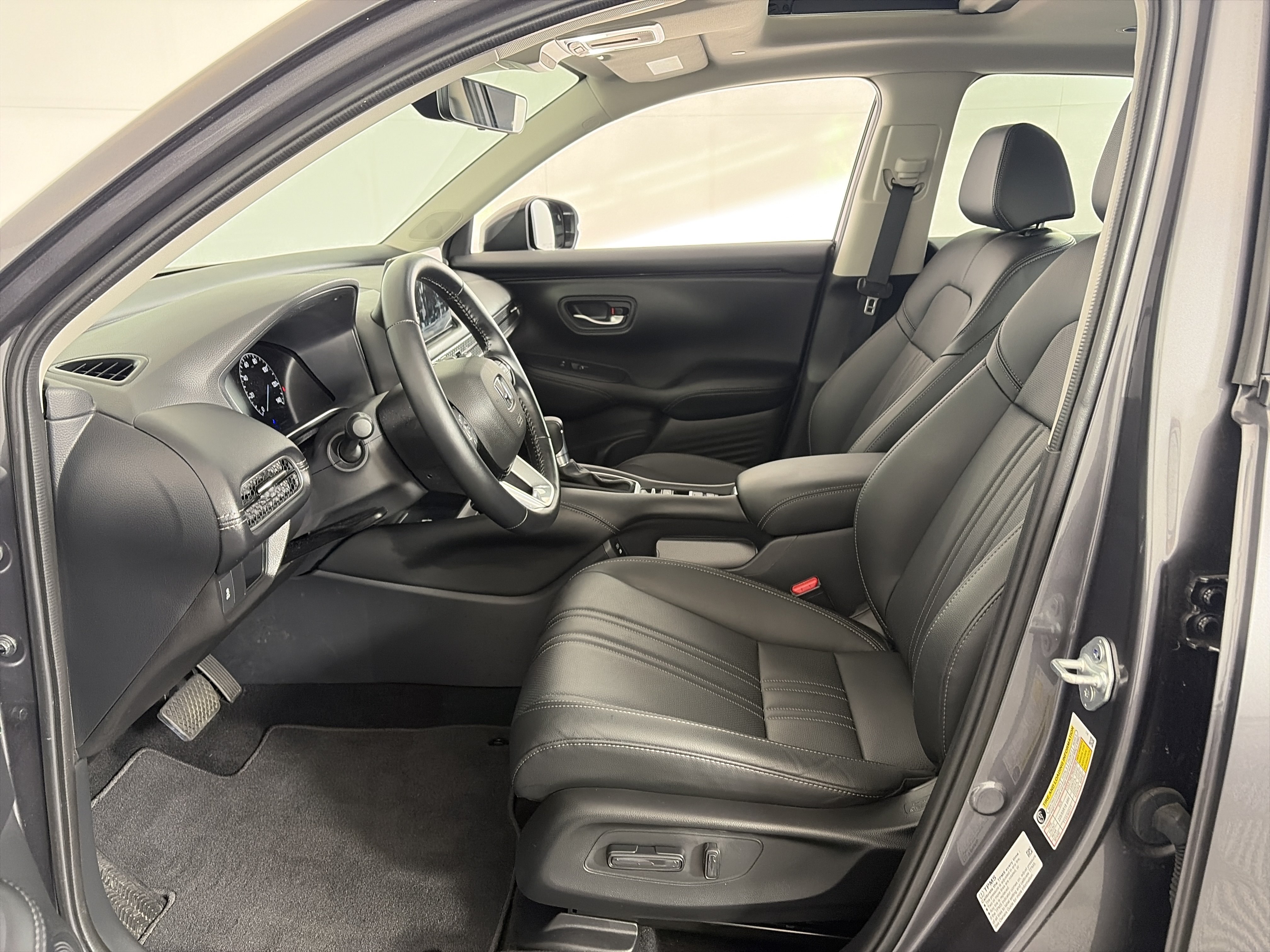 Used 2026 Honda HR-V EX-L image 6