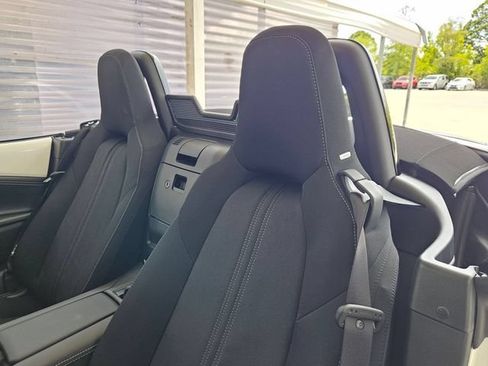 New 2026 MAZDA MX-5 Miata Club w/ Interior Package RWD image 16