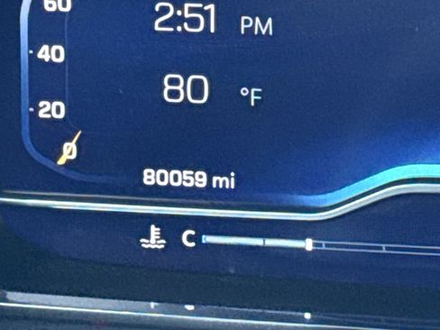 Used 2022 Chevrolet Tahoe LT w/ Luxury Package image 33