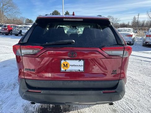 Used 2021 Toyota RAV4 LE image 6