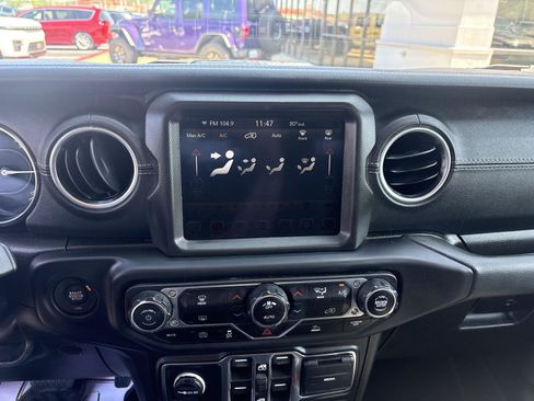 Used 2022 Jeep Wrangler Unlimited Sahara AWD/4WD image 20