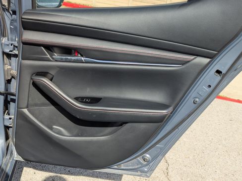 Used 2023 MAZDA MAZDA3 s image 26