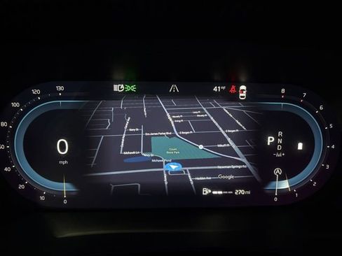 Used 2025 Volvo XC40 B5 Plus image 21