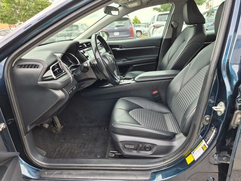 Used 2019 Toyota Camry SE FWD image 17