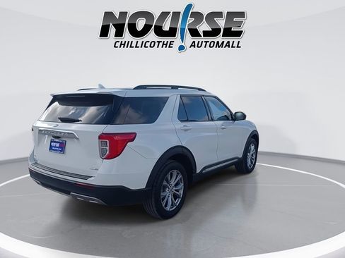 Used 2020 Ford Explorer XLT w/ Equipment Group 202A image 8