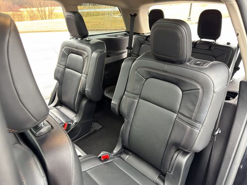 Used 2024 Lincoln Aviator Reserve AWD/4WD image 36