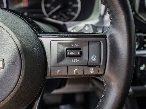 Used 2025 Nissan Pathfinder SL AWD/4WD image 24