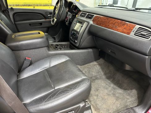 Used 2010 GMC Yukon XL SLT image 11