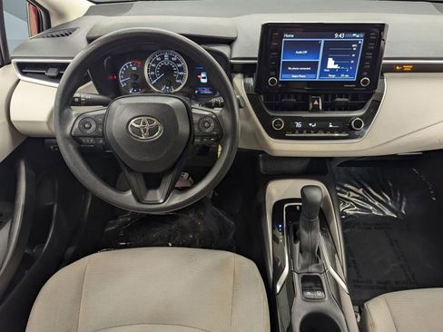 Used 2022 Toyota Corolla LE image 19