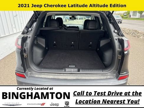 Used 2021 Jeep Cherokee Latitude Plus AWD/4WD image 22