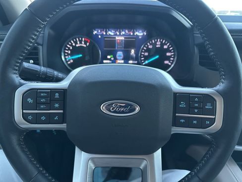 Used 2023 Ford Expedition Max XLT image 12
