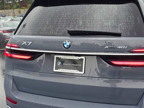 Used 2025 BMW X7 xDrive40i w/ Premium Package image 15