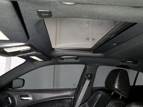 Used 2021 Dodge Charger SXT w/ Leather Interior Group RWD image 10