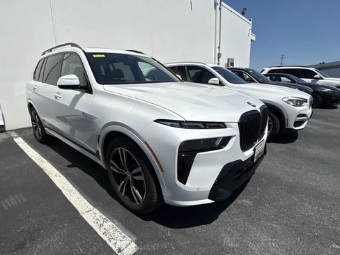 Used 2026 BMW X7 xDrive40i w/ M Sport Package AWD/4WD image 4