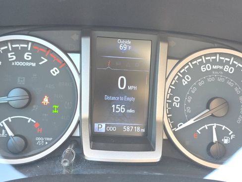 Certified 2020 Toyota Tacoma SR5 AWD/4WD image 26
