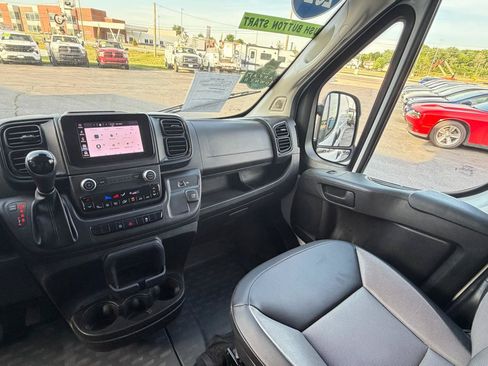 Used 2024 RAM ProMaster 2500 w/ Convenience Group FWD image 15
