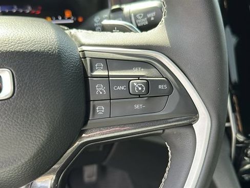 Used 2023 Jeep Grand Cherokee Altitude image 14