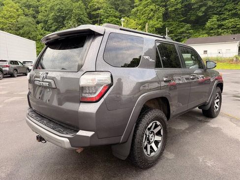 Used 2021 Toyota 4Runner TRD Off-Road Premium w/ Moonroof Package AWD/4WD image 4