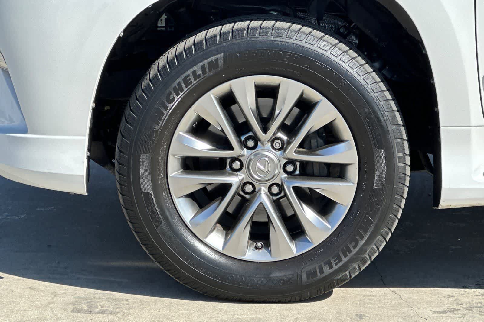 Used 2018 Lexus GX 460 Luxury w/ Preferred Accessory Package AWD/4WD image 38