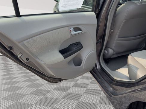Used 2014 Honda Insight EX image 25