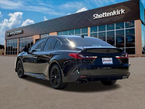 Used 2025 Toyota Camry SE w/ Multimedia Upgrade Package image 8