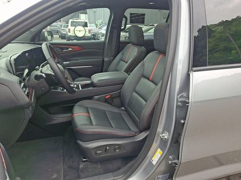 Used 2024 Chevrolet Traverse RS AWD/4WD image 15