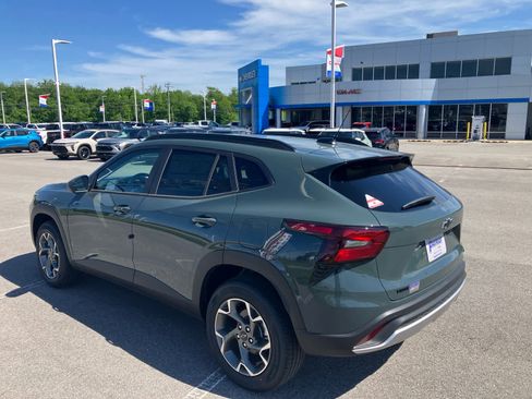 New 2026 Chevrolet Trax LT FWD image 5
