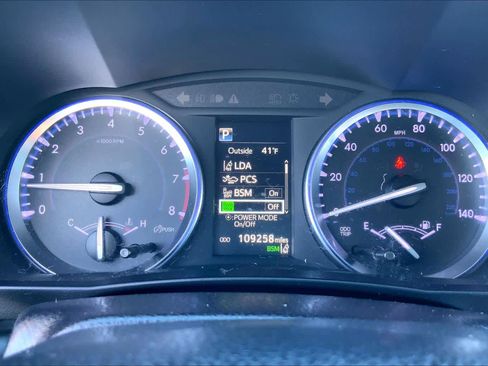 Used 2018 Toyota Highlander XLE image 24