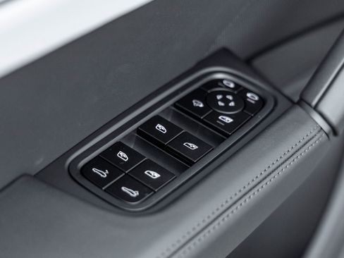 Certified 2026 Porsche Cayenne Coupe AWD/4WD image 24