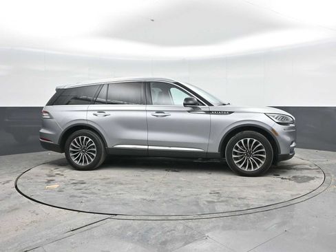 Used 2023 Lincoln Aviator AWD w/ Premium Package image 7