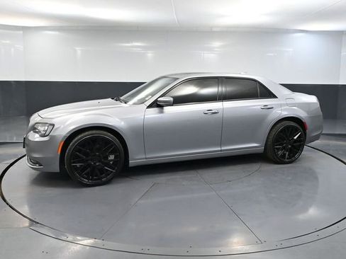 Used 2018 Chrysler 300 S w/ Beats Audio Group image 11