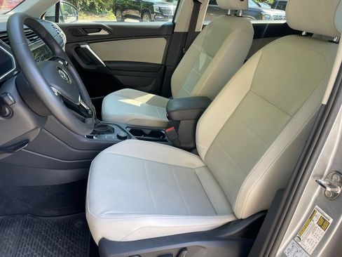 Used 2020 Volkswagen Tiguan SEL AWD/4WD image 7