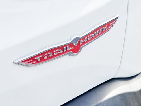 Used 2019 Jeep Renegade Trailhawk image 22