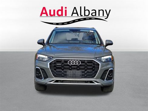 Used 2023 Audi Q5 2.0T Premium w/ Convenience Package image 9