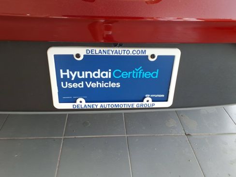 Certified 2025 Hyundai Venue SEL FWD image 17