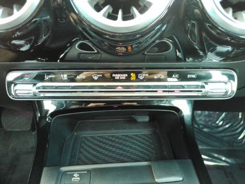 Used 2025 Mercedes-Benz CLA 250 4MATIC image 47
