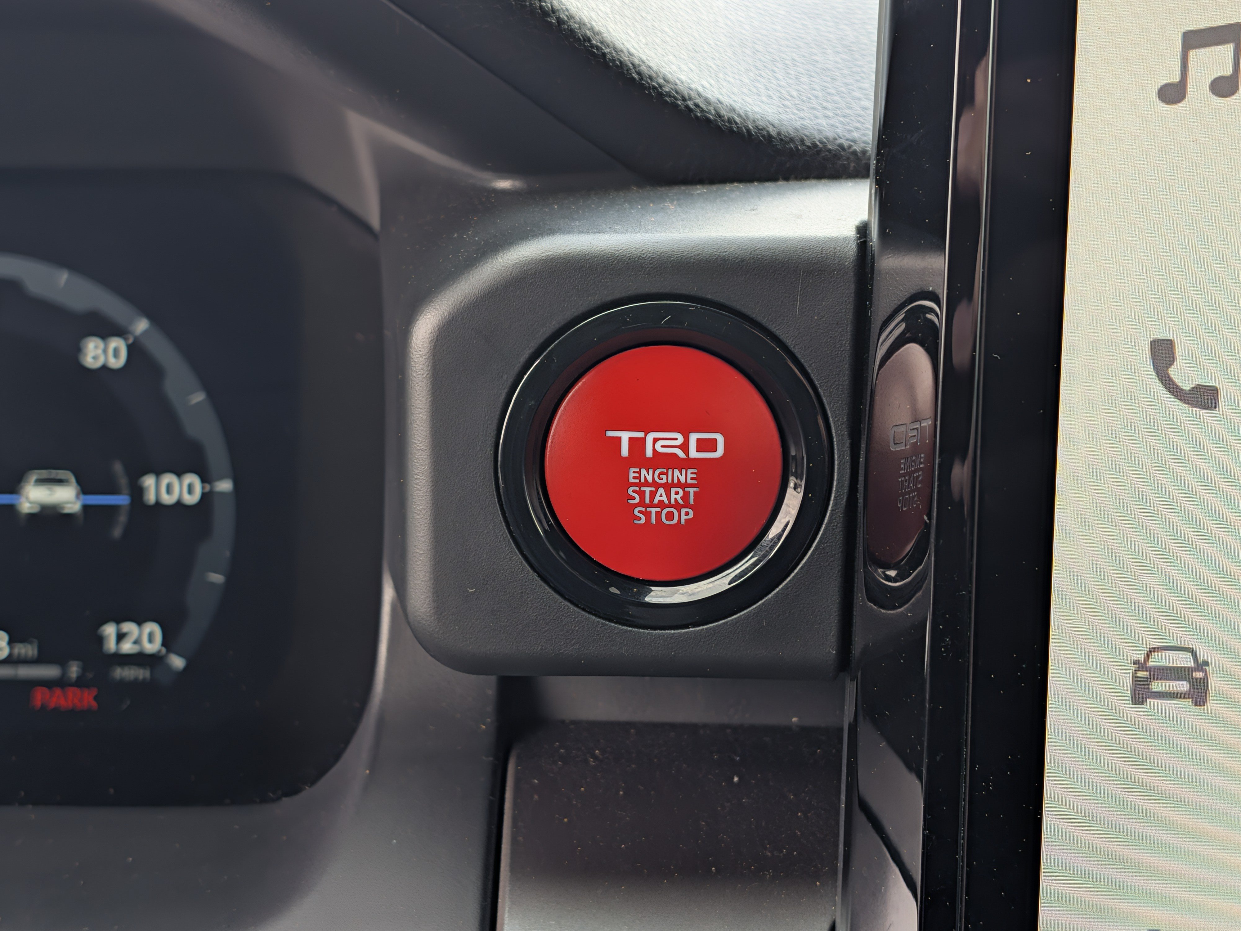 Used 2024 Toyota Tacoma TRD Off-Road w/ TRD Off Road Upgrade Package AWD/4WD image 27