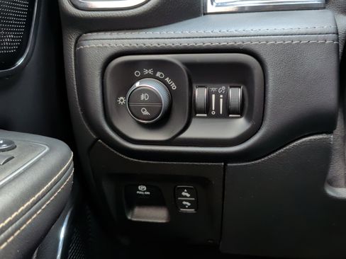 Used 2022 RAM 1500 Limited AWD/4WD image 25