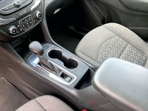 Used 2024 Chevrolet Equinox LT FWD image 16